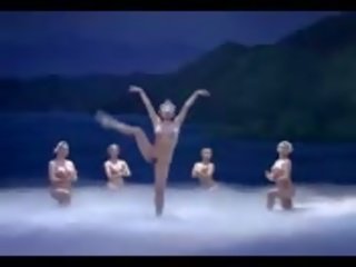 꼬인 나체상 ballet