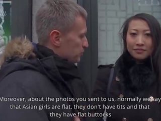 Curvy bips en groot tieten aziatisch lassie sharon luwte voorstellen ons ontdekken vietnamees sodomie